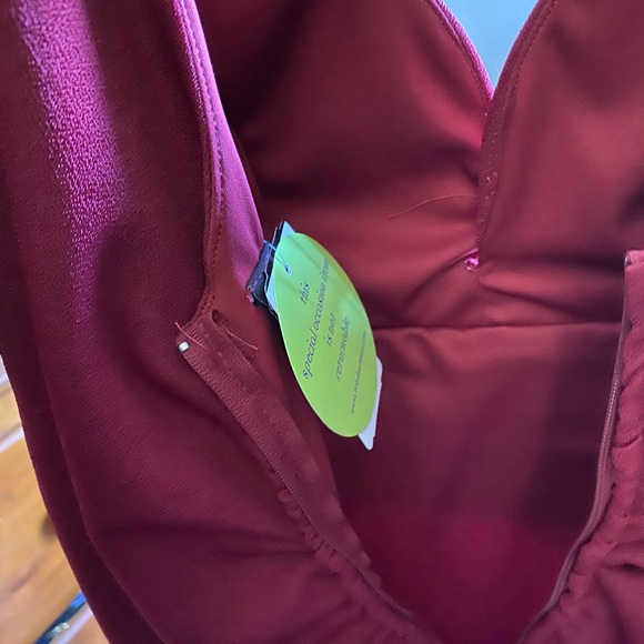 Windsor Red Dress - Picture 2 of 3